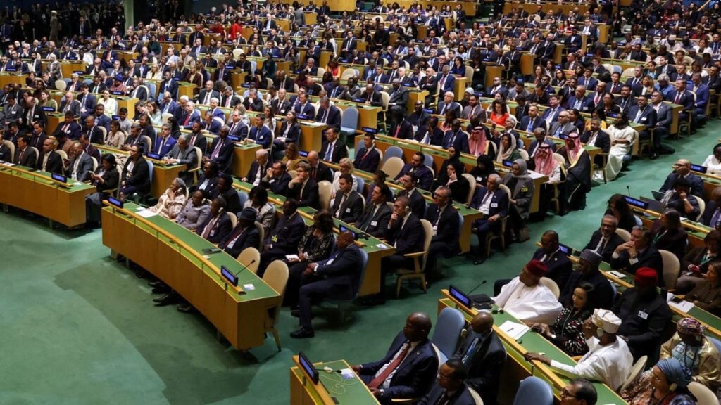 トランプ氏、イランと「合意か壊滅か」